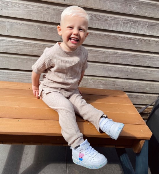 1feff9ca c155 4fd9 aec5 8467f8528d34