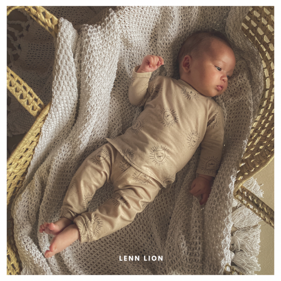 Babykleding - Lenn lion broek beige logo