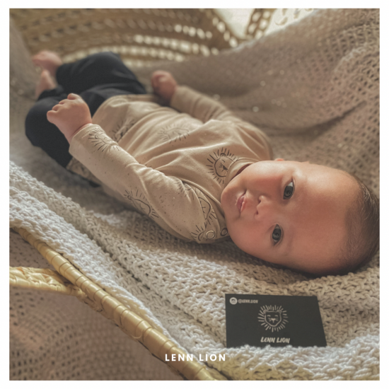 Babykleding - Lenn lion shirt logo sand