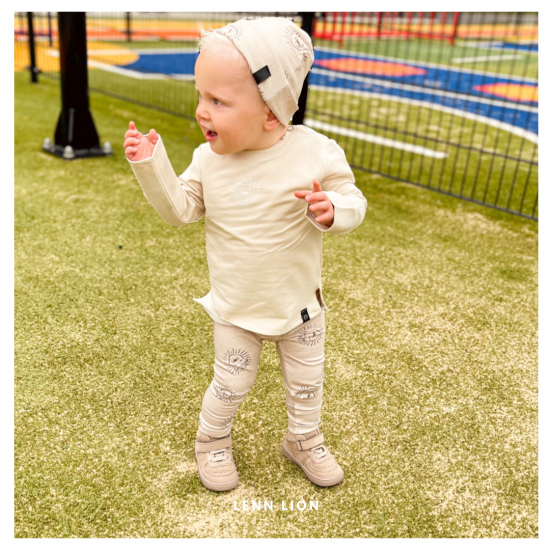 Babykleding - Lenn lion  muts beige logo