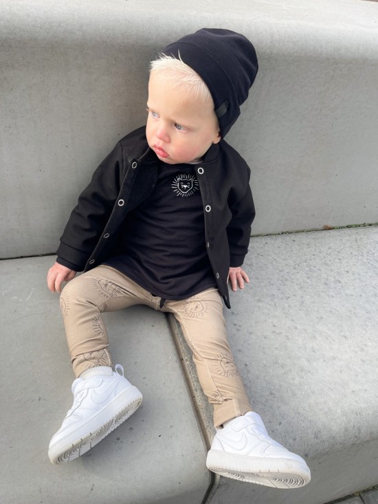 Babykleding - Lenn lion broek bruingroen logo