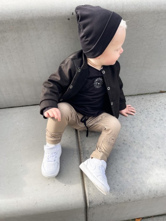 Babykleding - Lenn lion broek bruingroen logo